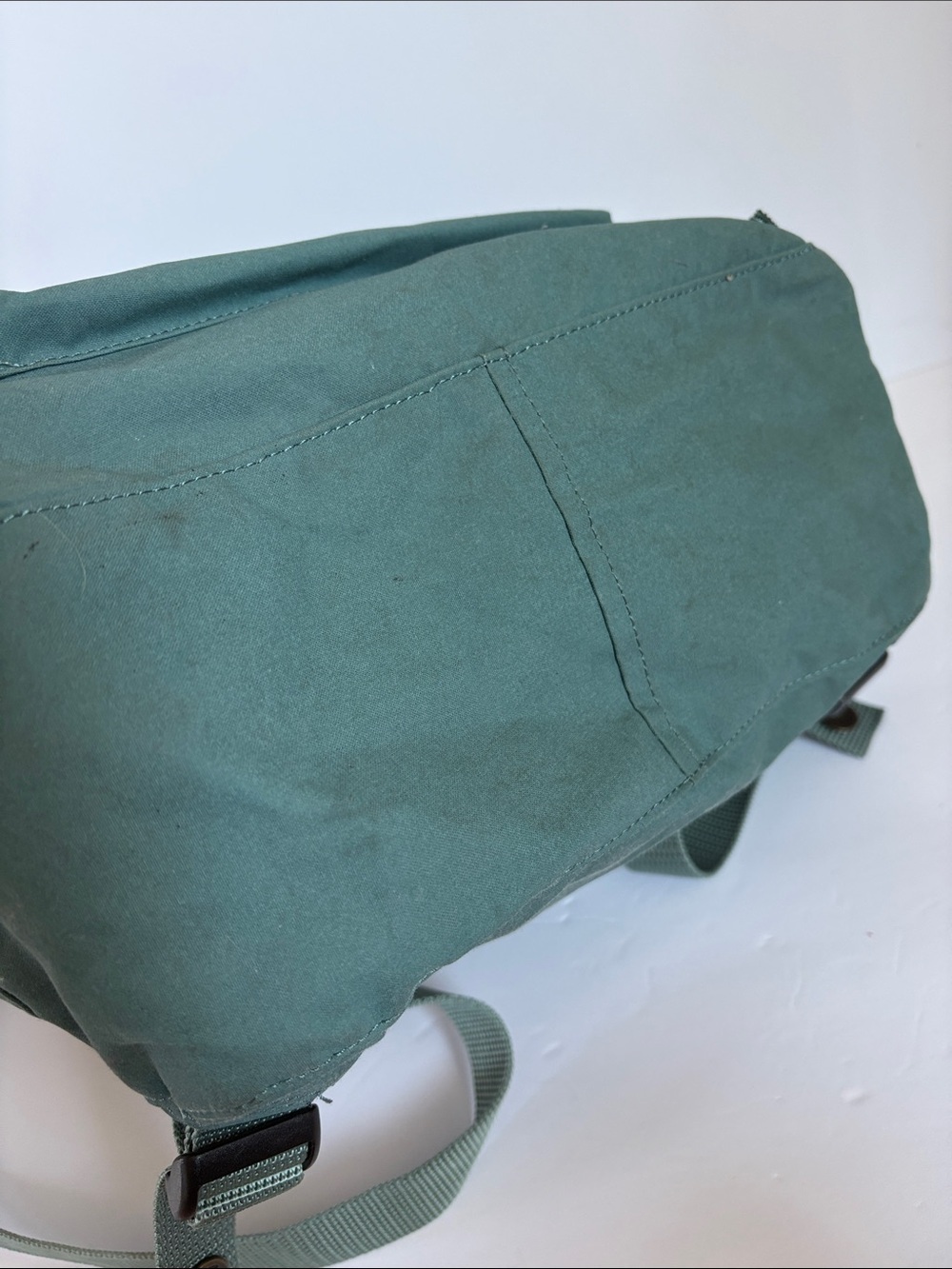 Fjallraven Kanken classic backpack in frost green clean - Picture 6 of 16